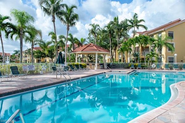 Pipers Pointe Condominiums - Naples, Florida | Neighborhoods.com