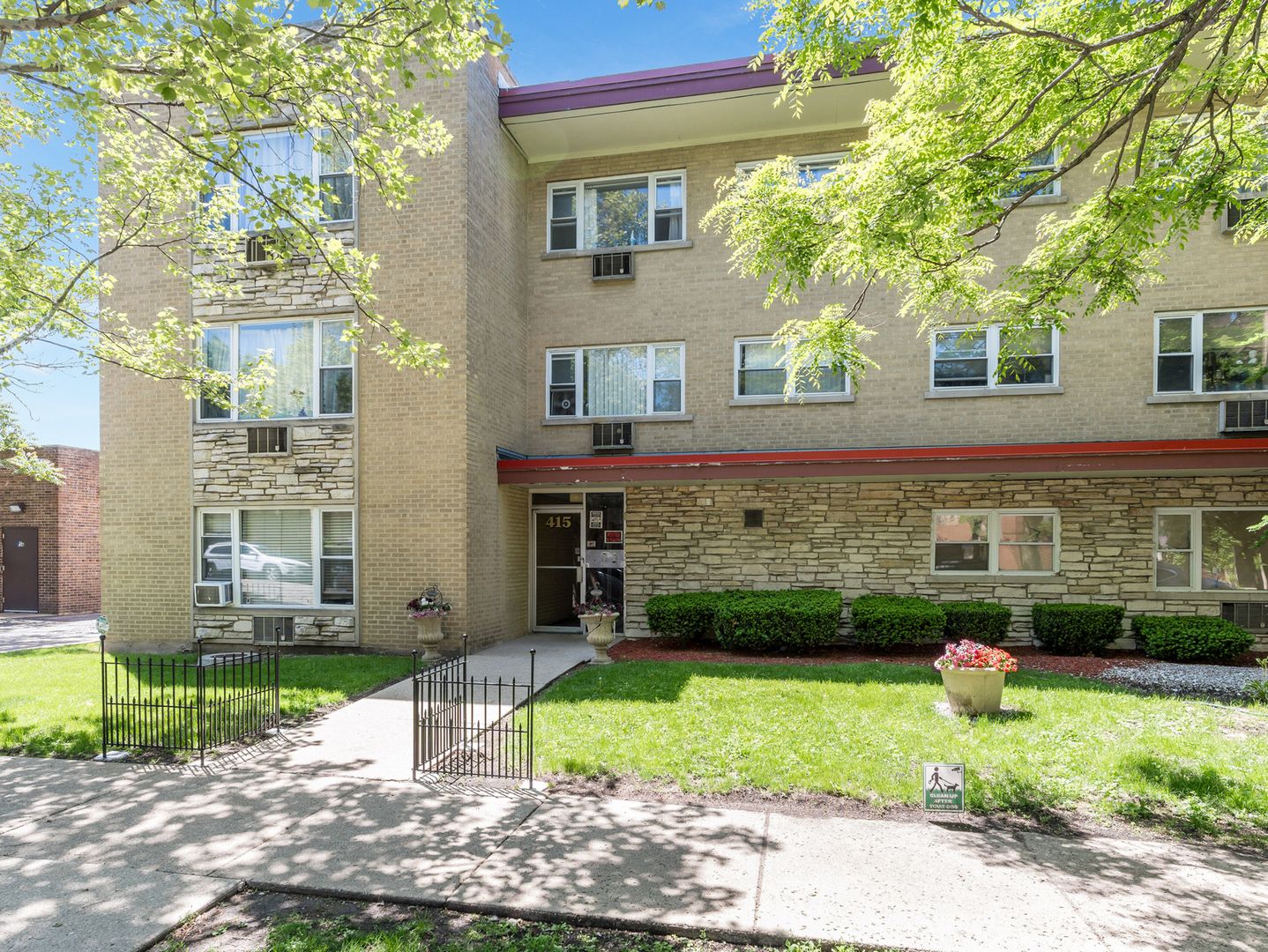 415 S Maple Avenue 202