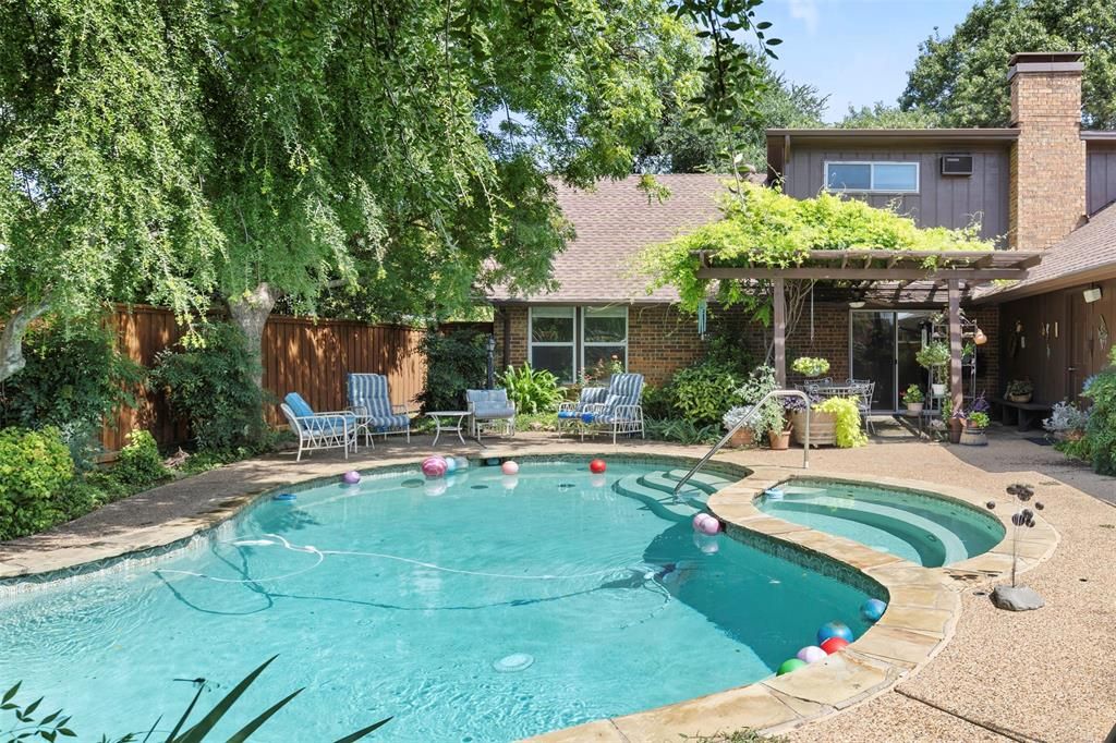 813 Pleasant Valley Lane