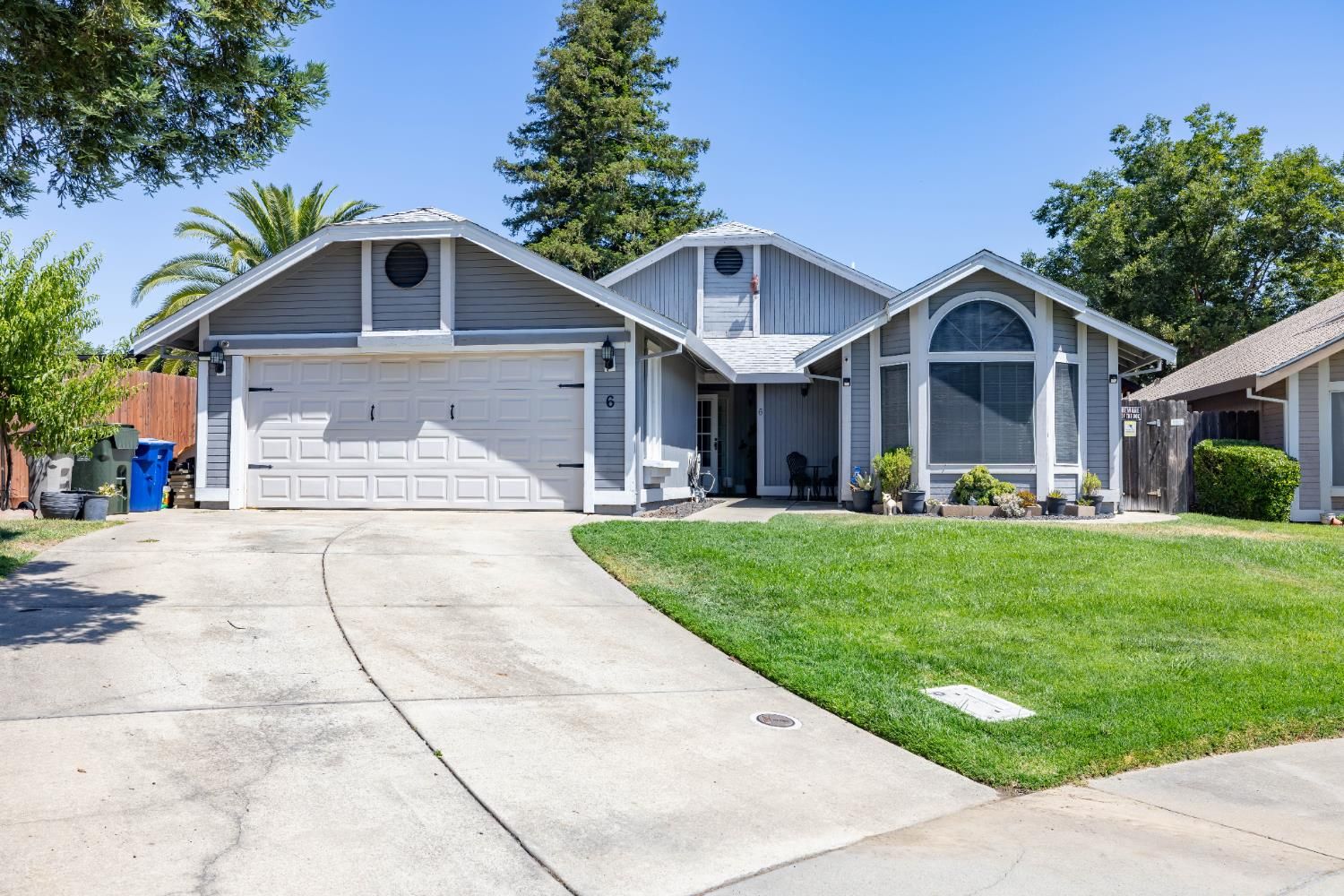 6 Crystal Brook Court