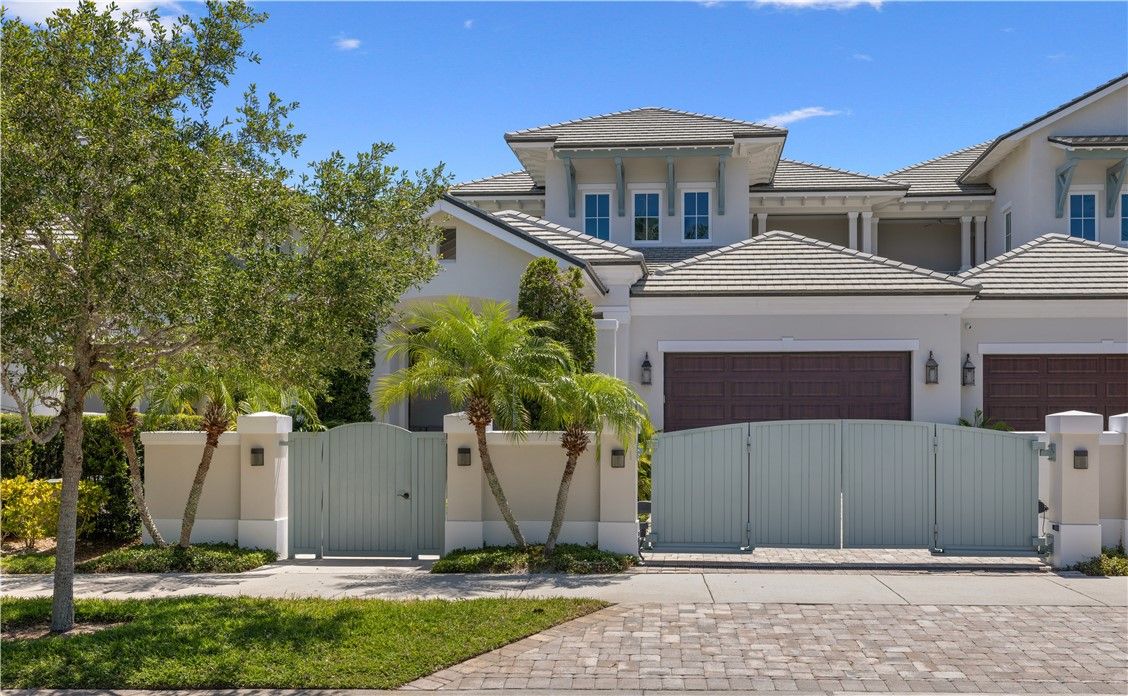 21 Royal Palm Pointe C