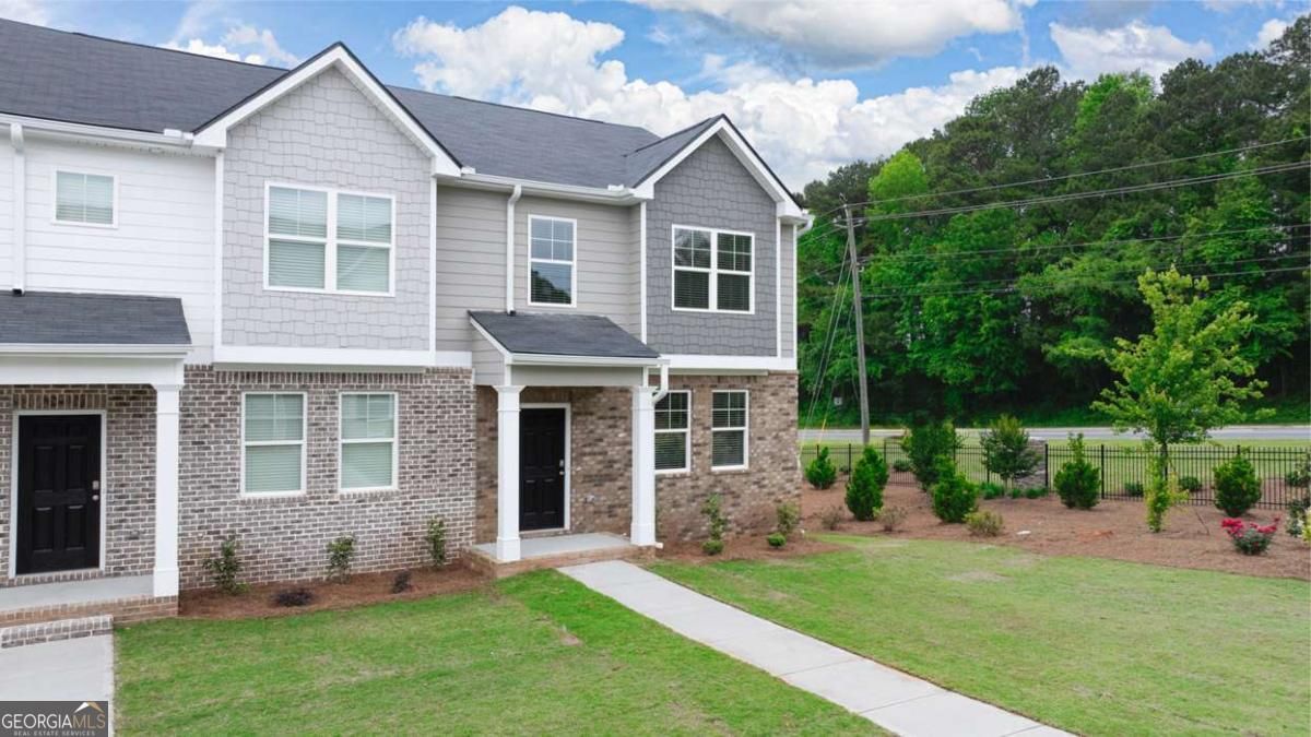1019 Cades Walk