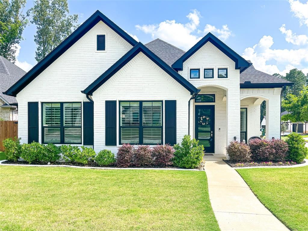 9035 Shallow Cove