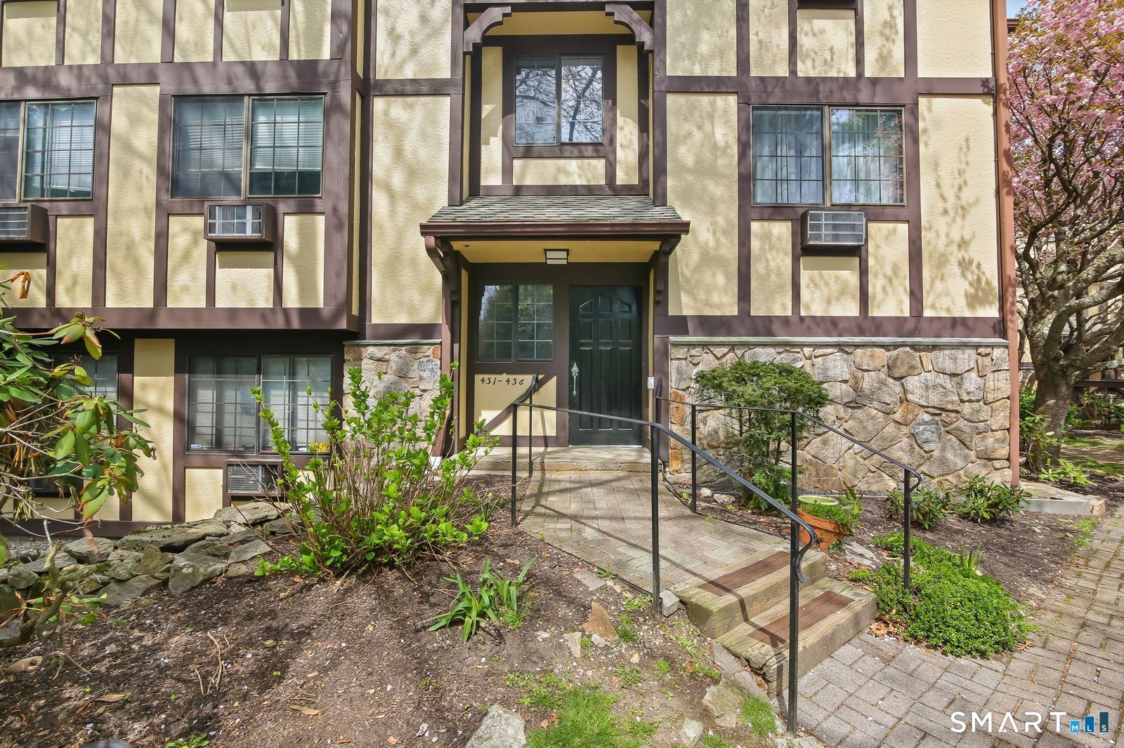50 Aiken Street 433