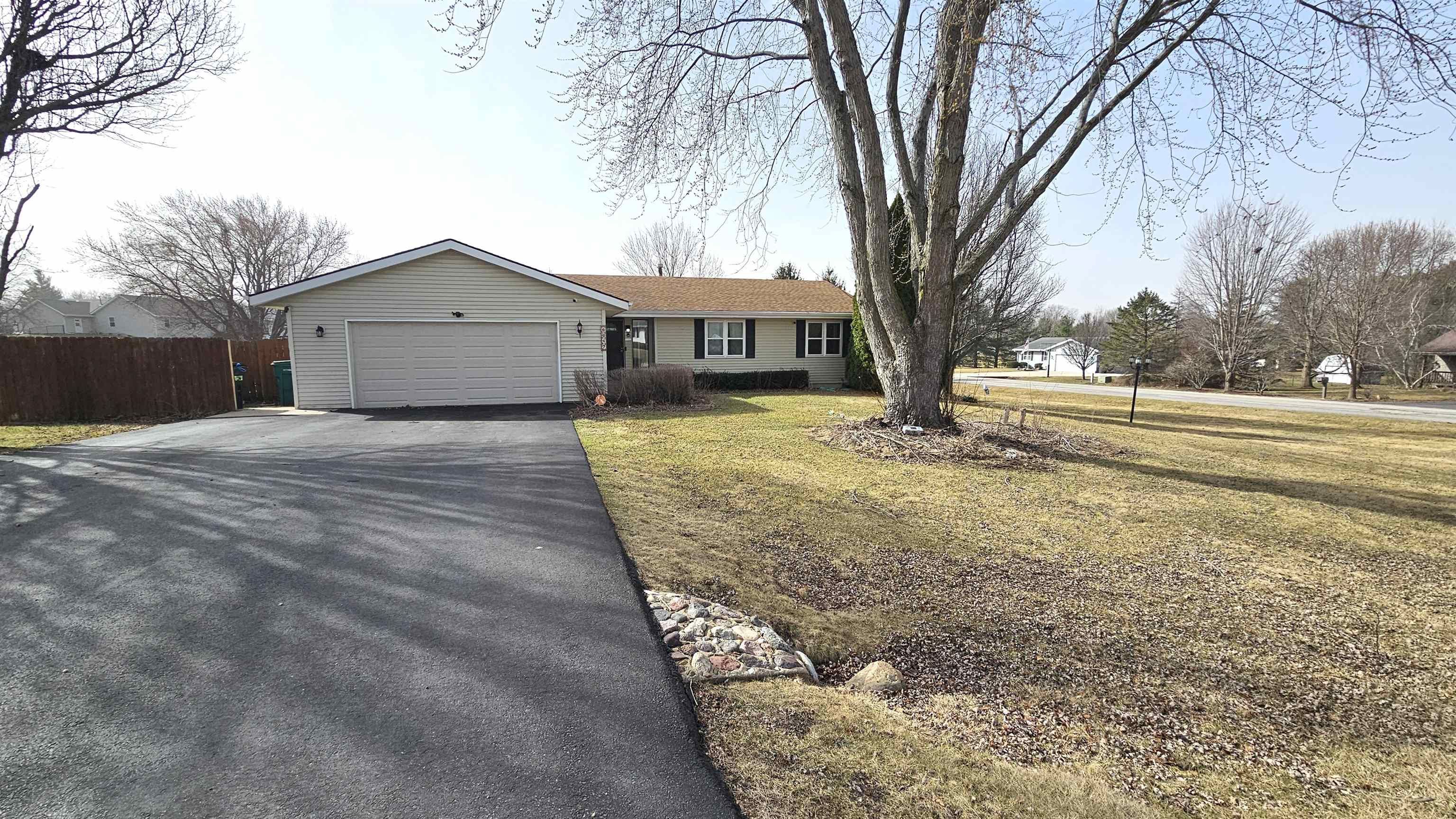 6647 Meadowbrook