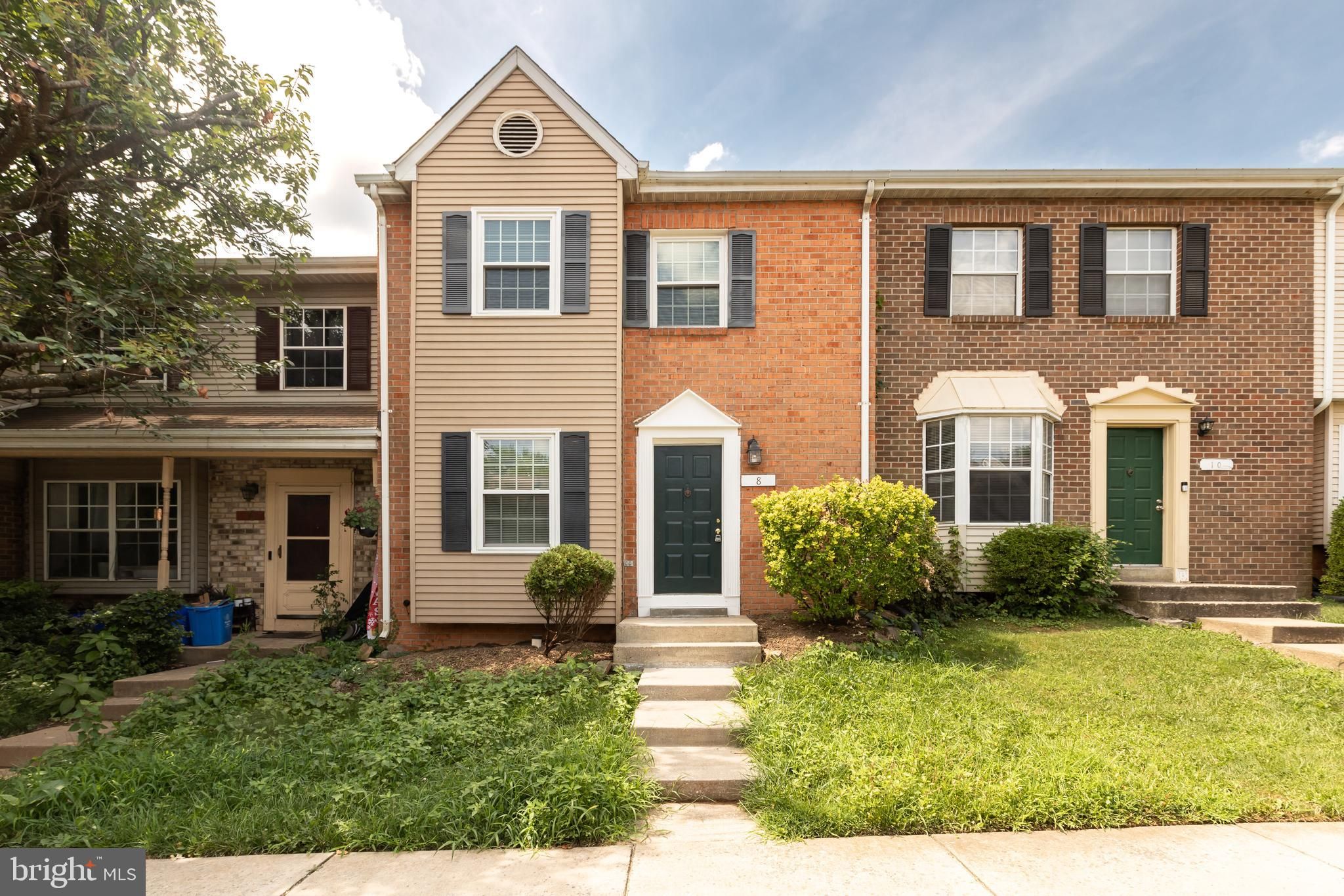 8 Crystal Rock Court
