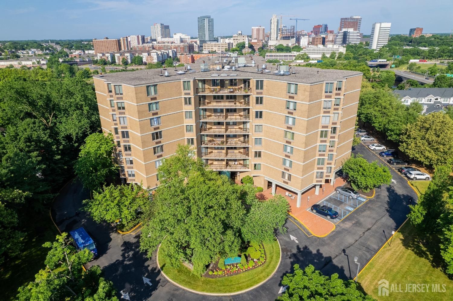 30 S Adelaide Avenue 4k
