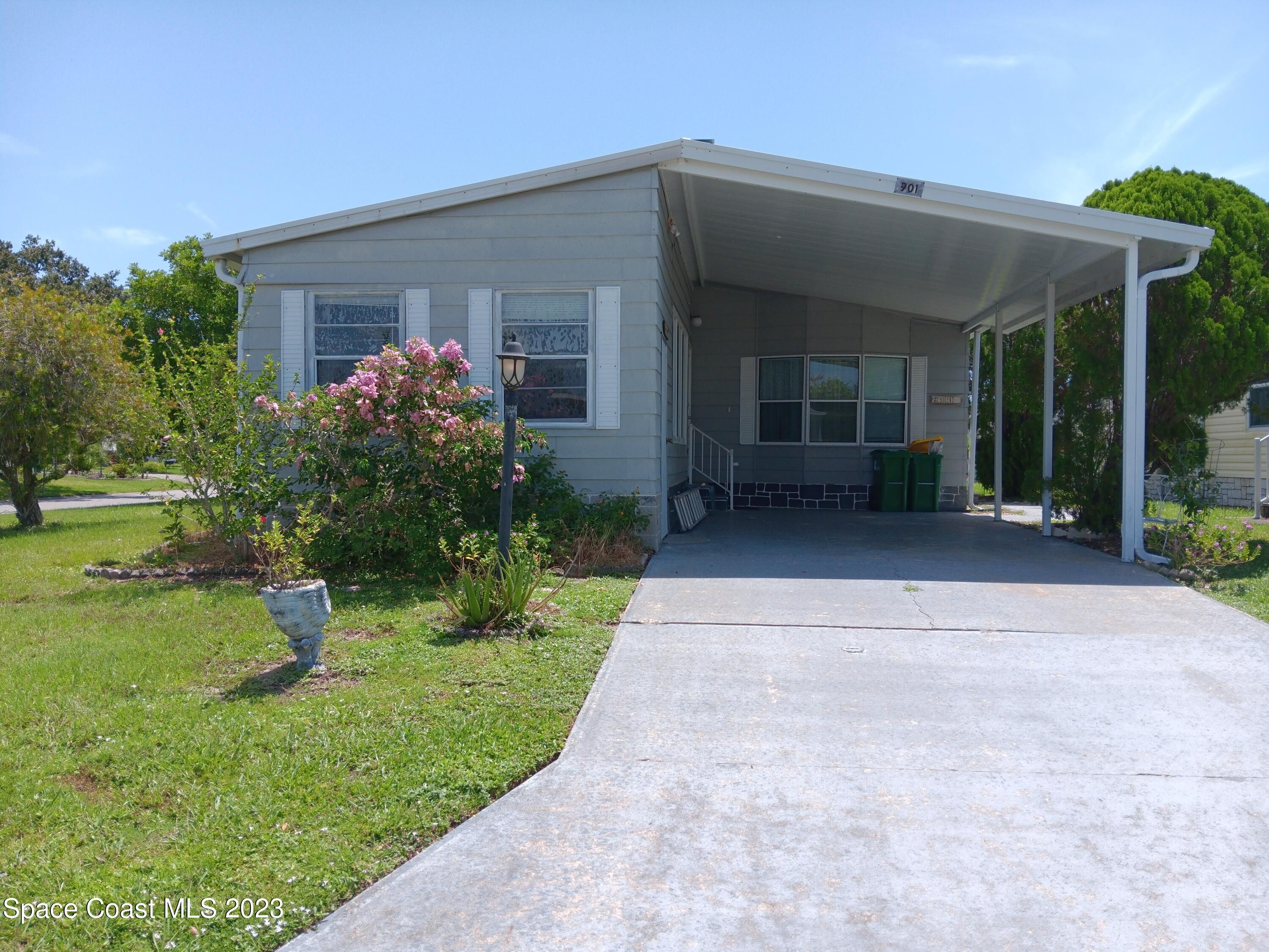 901 Bougainvillea Circle
