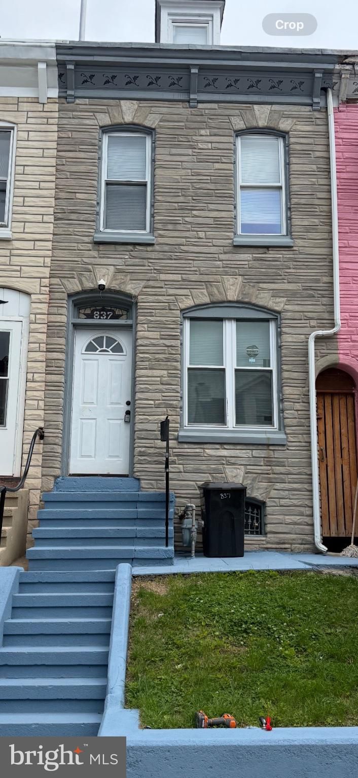 837 Locust Street
