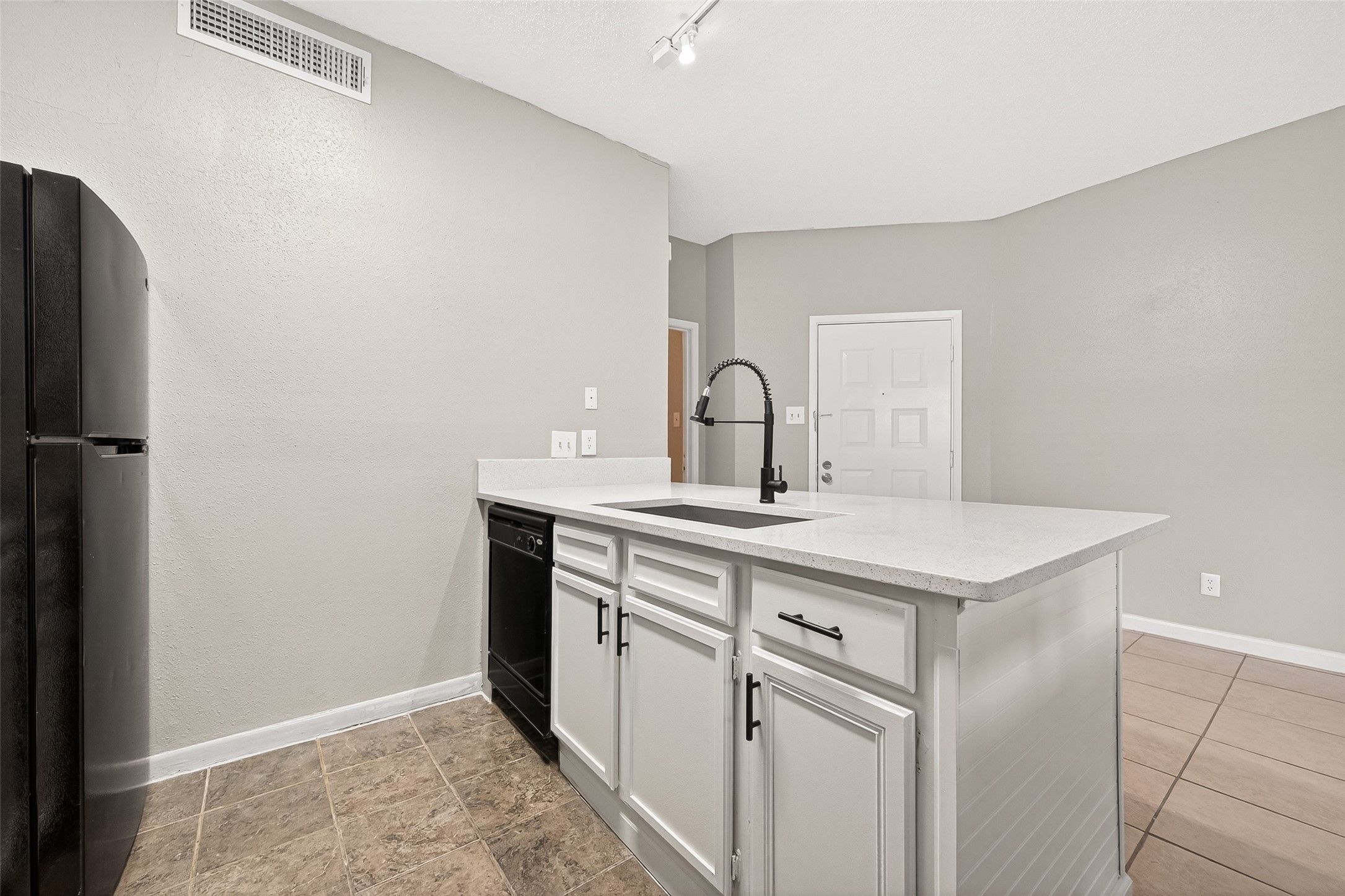 10855 Meadowglen Lane 608