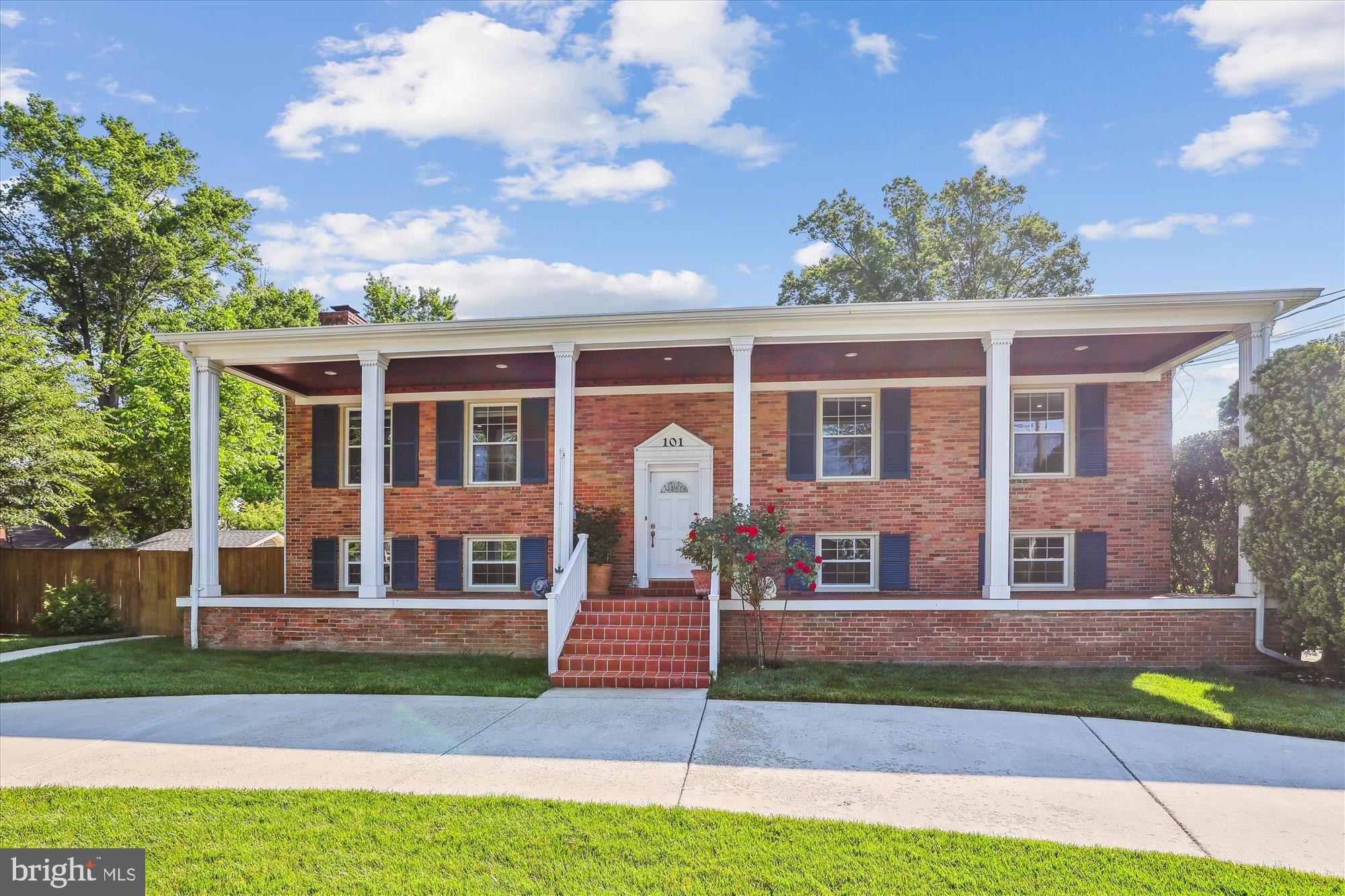 101 Oakmont Court Ne
