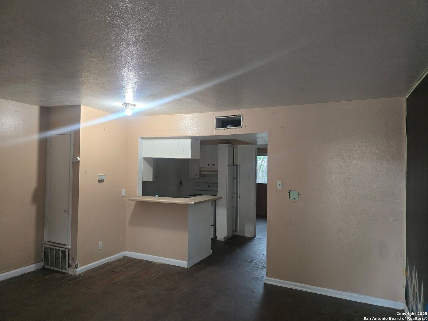 170 De Chantle APT 704