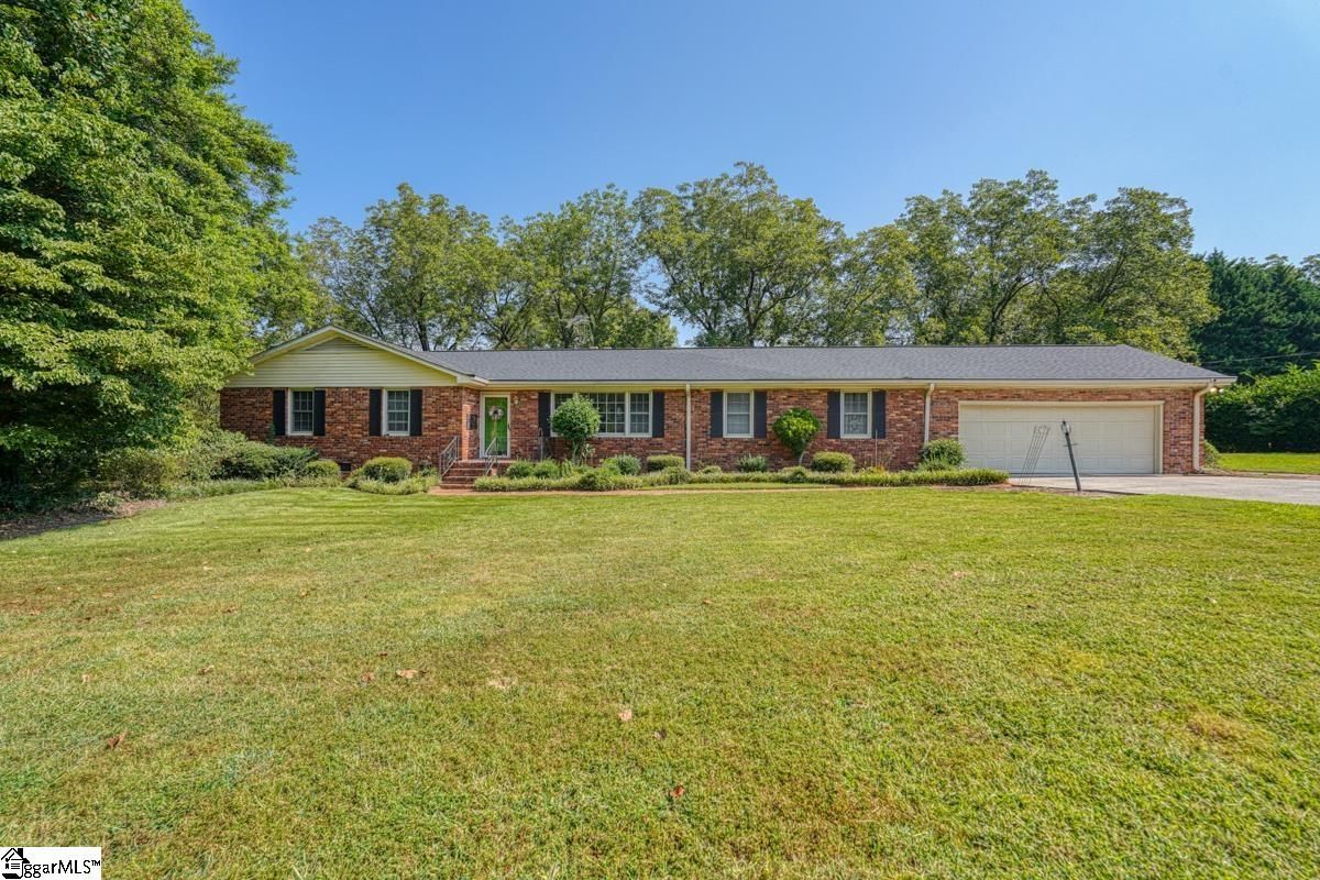 3 Fairlane Drive
