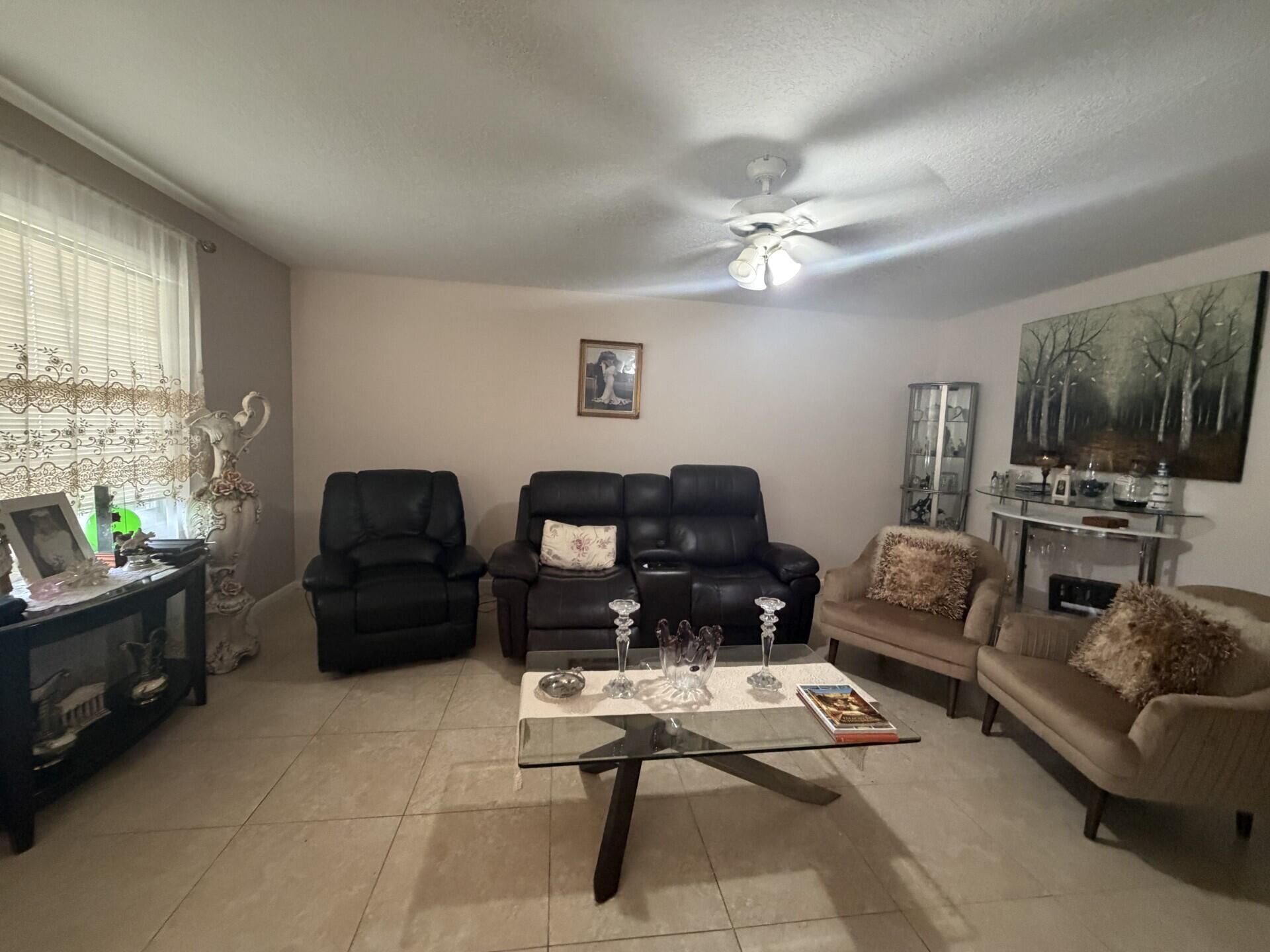 1011 Ventnor  Crescent