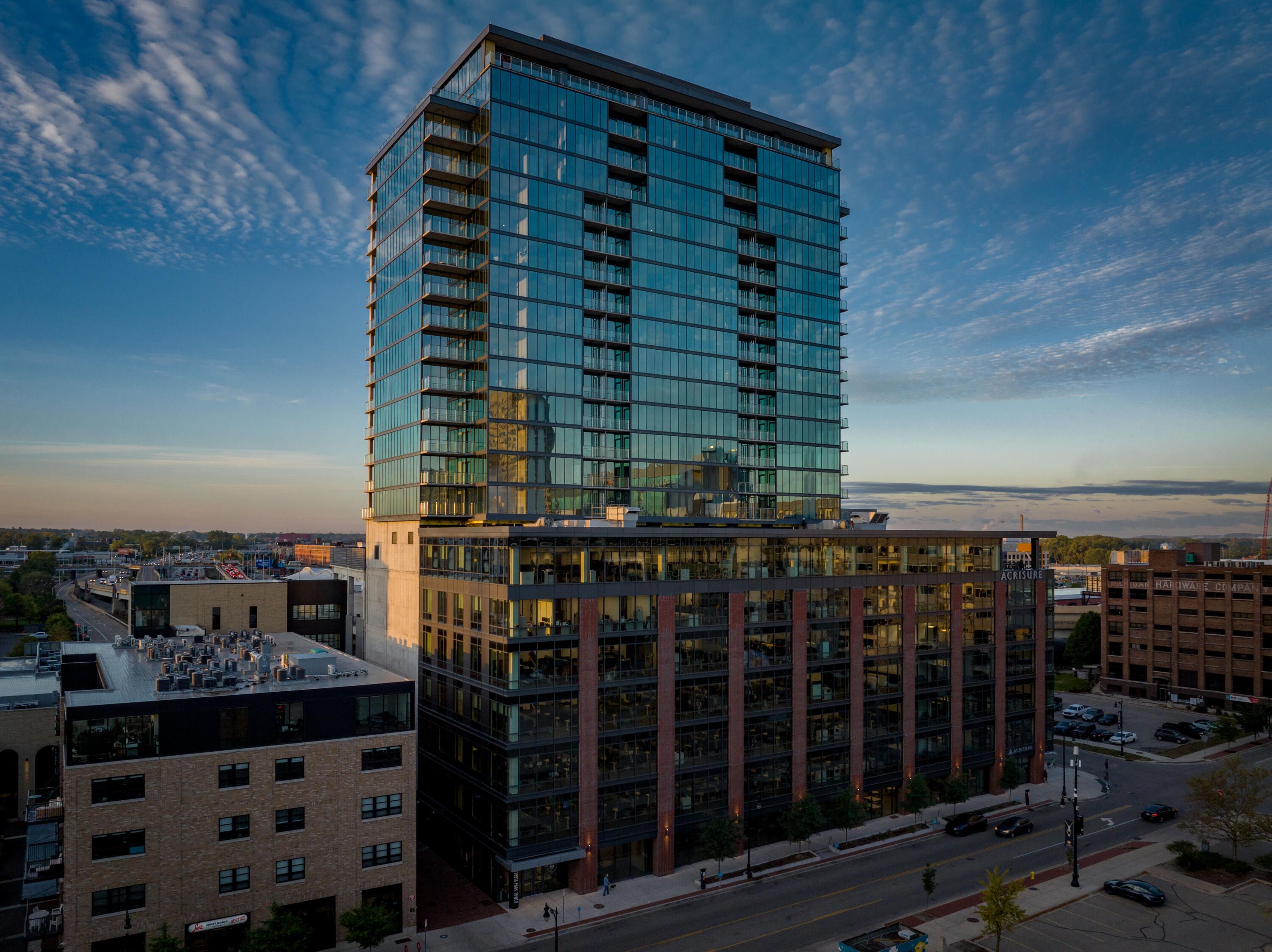 144 Oakes Street Sw 2203