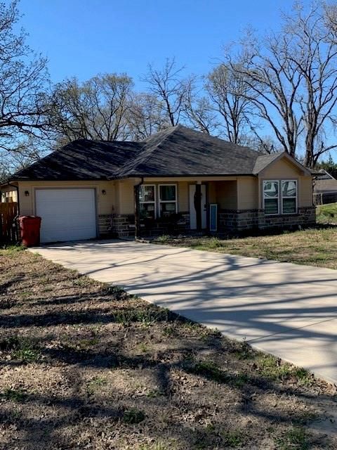 301 Indian Oaks Trail