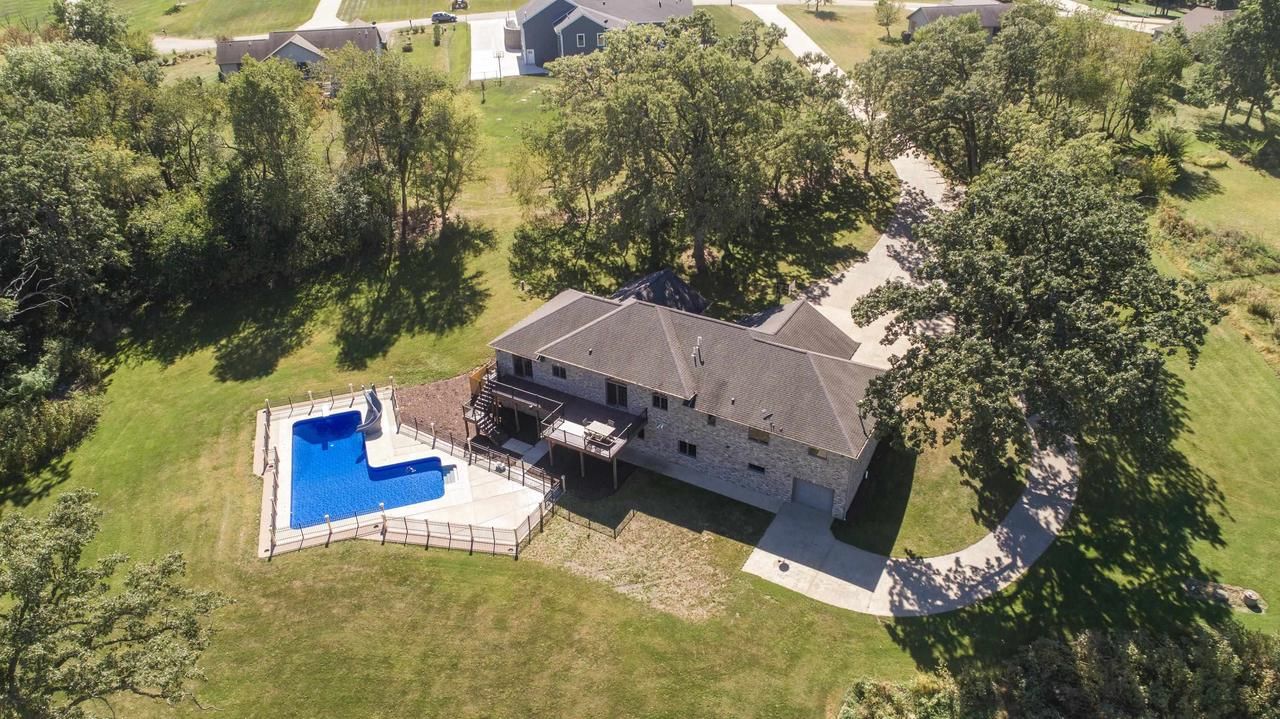 820 Oakwood Road