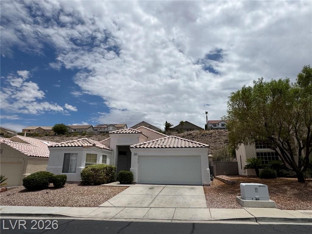 1574 Autum Hill