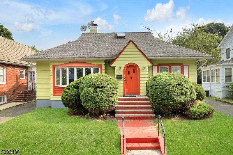 51 Hillcrest Rd