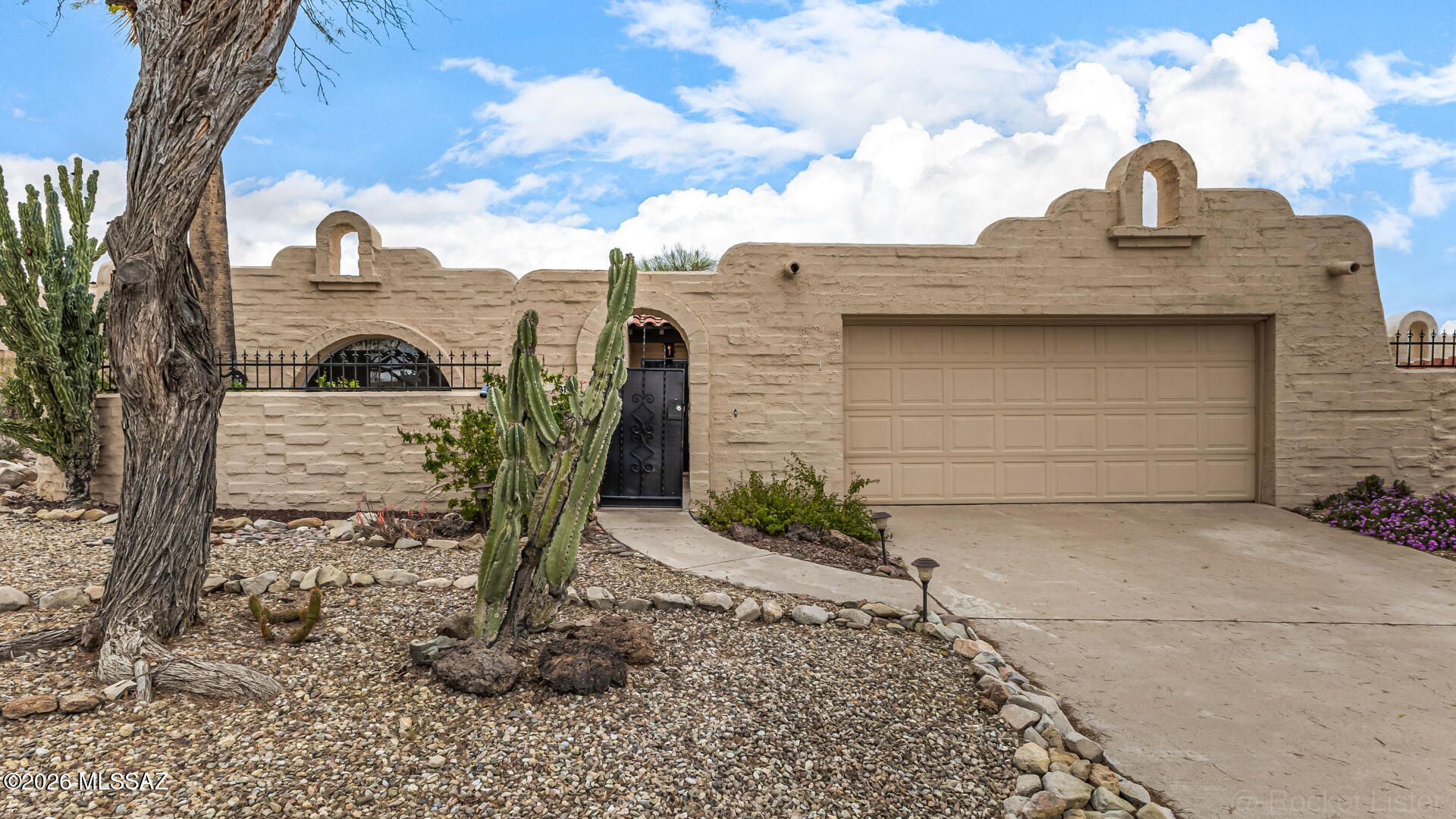 810 N Camino Santiago 31