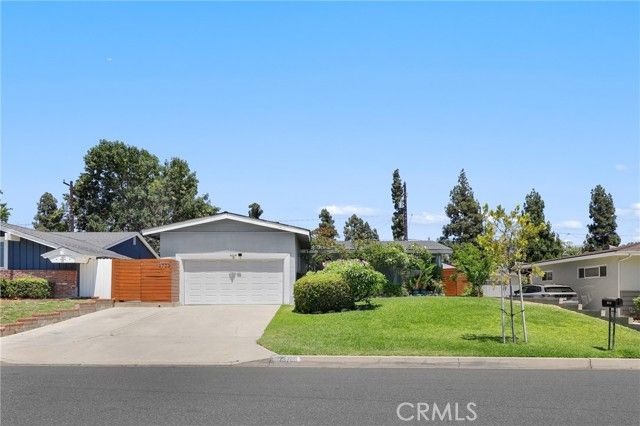 13708 El Espejo Road