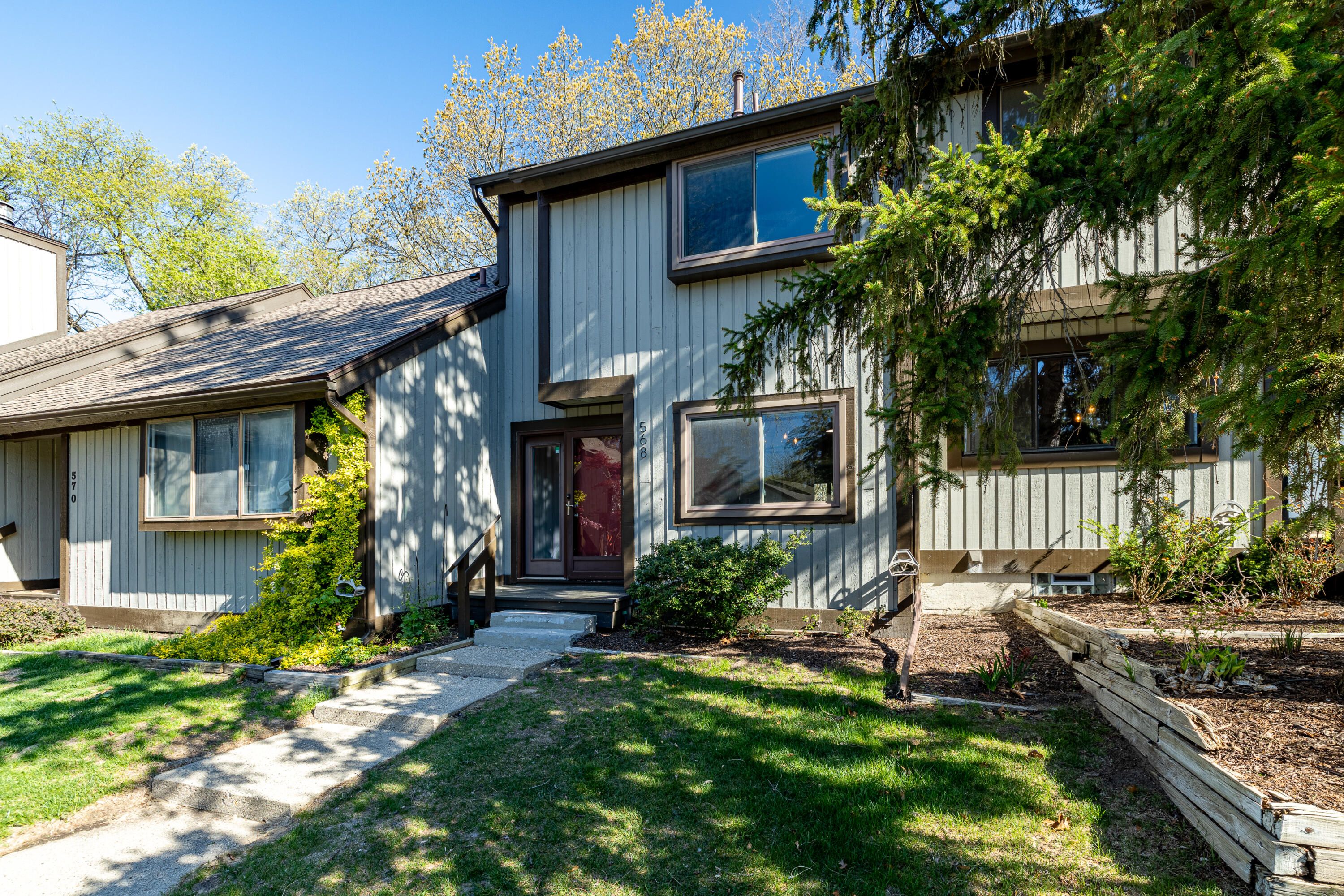 568 Foxboro Square