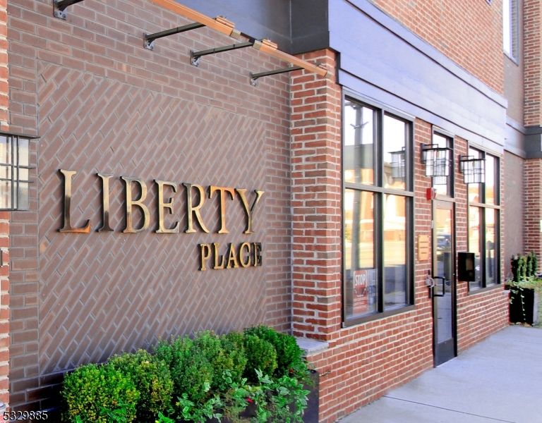 660 Bloomfield Ave, Unit 405 405