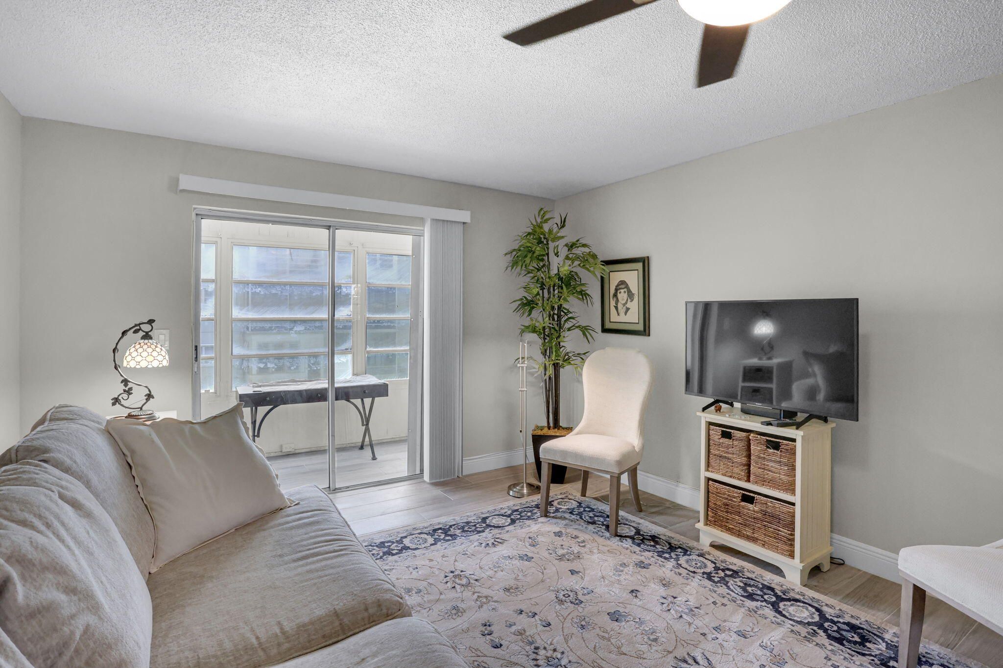 4730 Nw 10th Court 208
