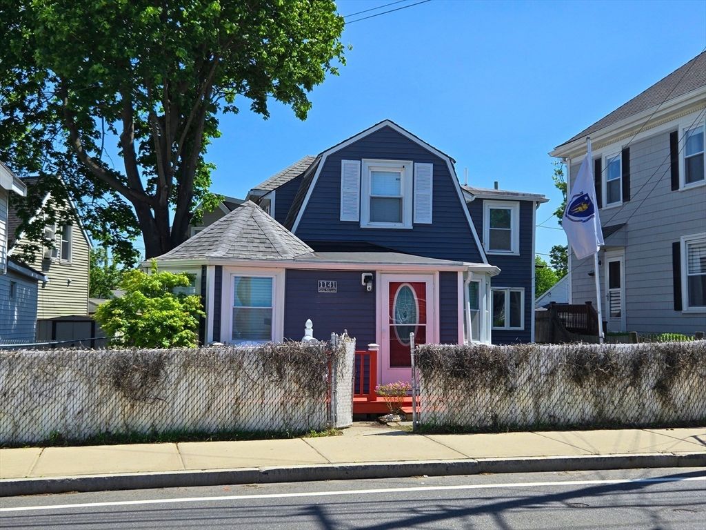 1141 Sea St