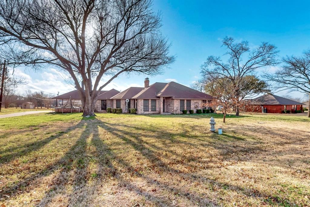 15526 Brookhollow Circle