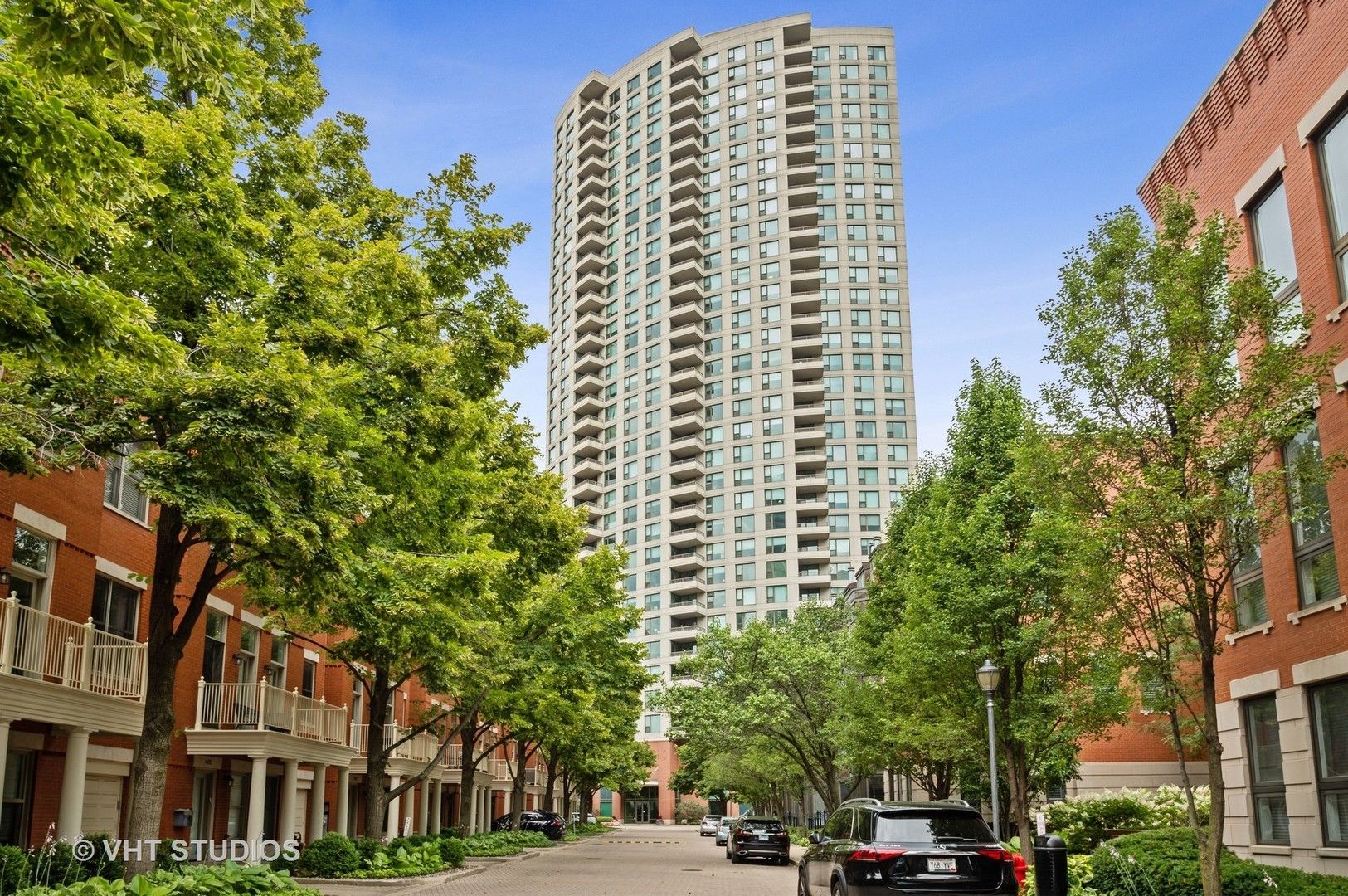 501 N Clinton Street 704