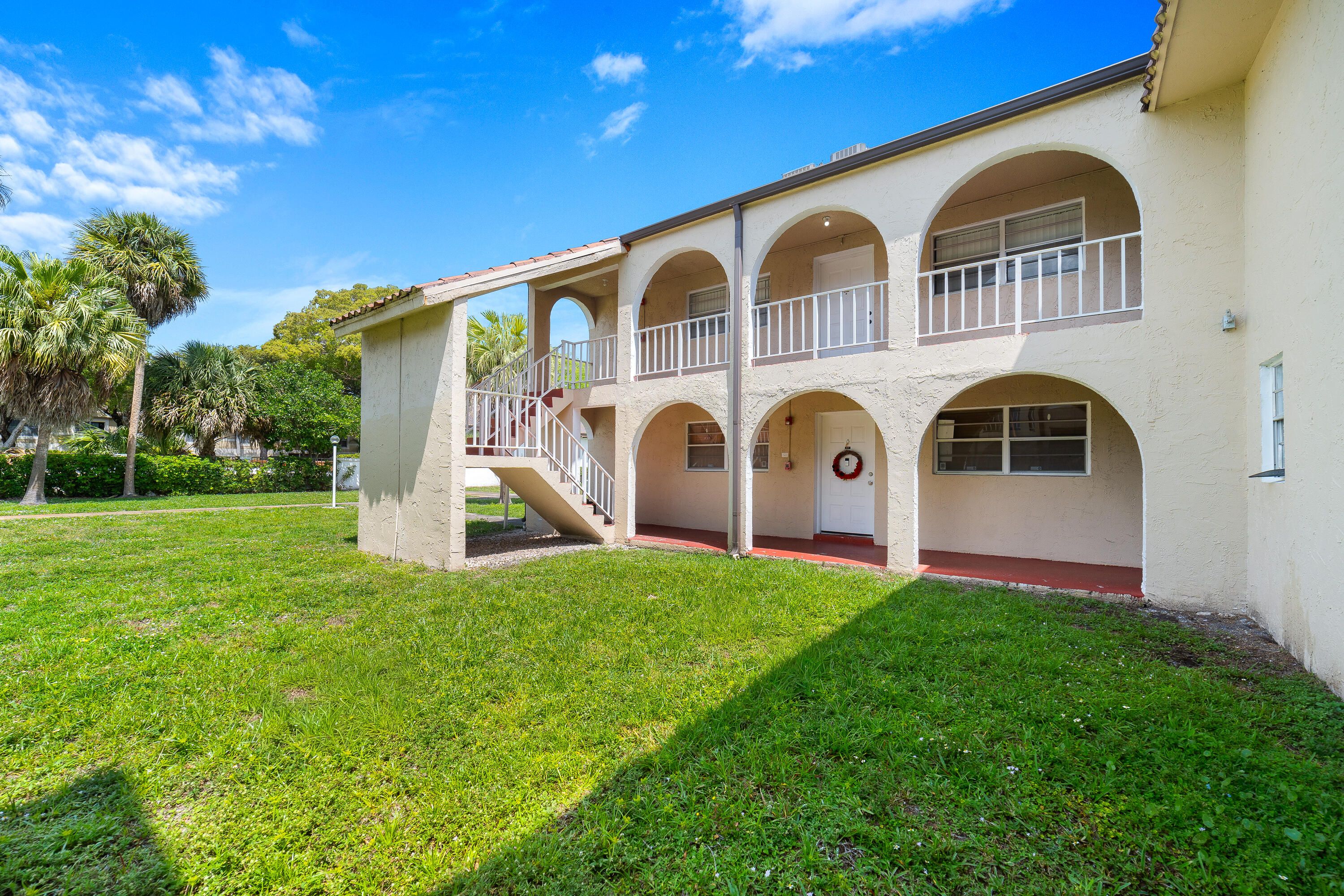 2710 Riverside Drive 201a