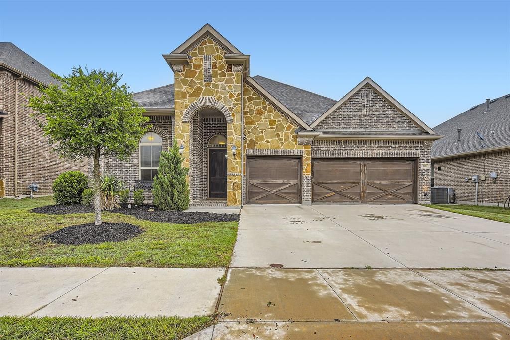 208 Cross Fox Lane