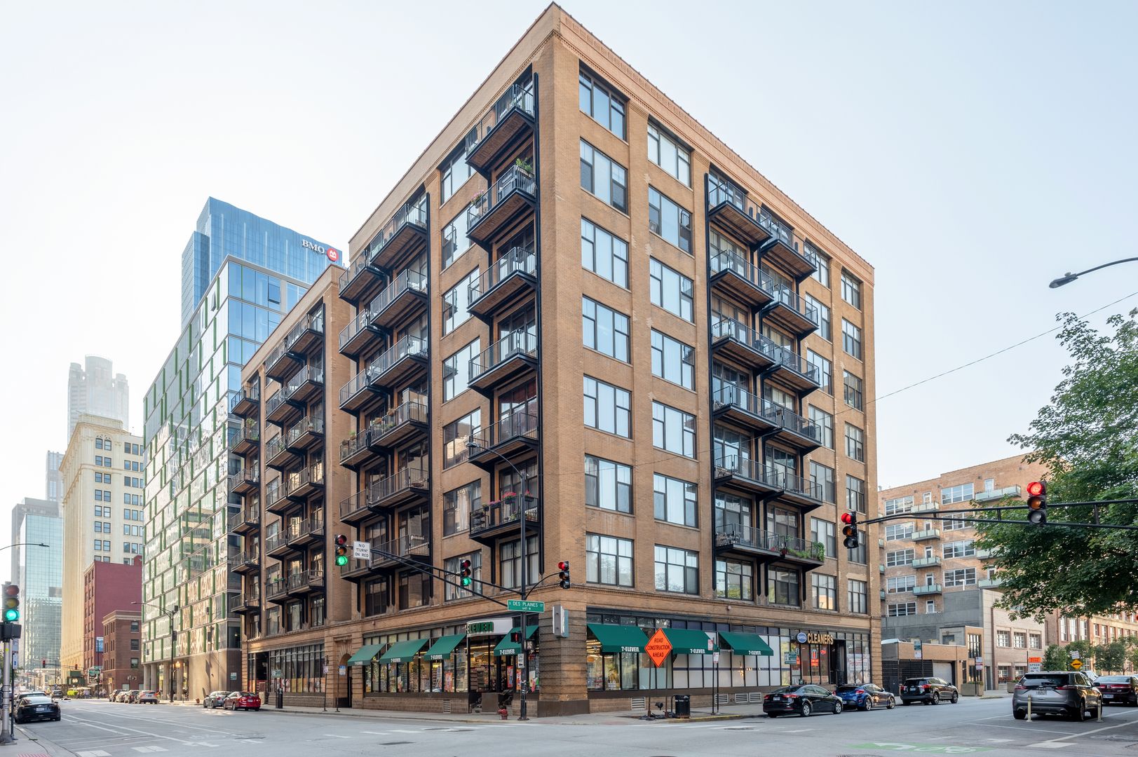 625 W Jackson Boulevard 406
