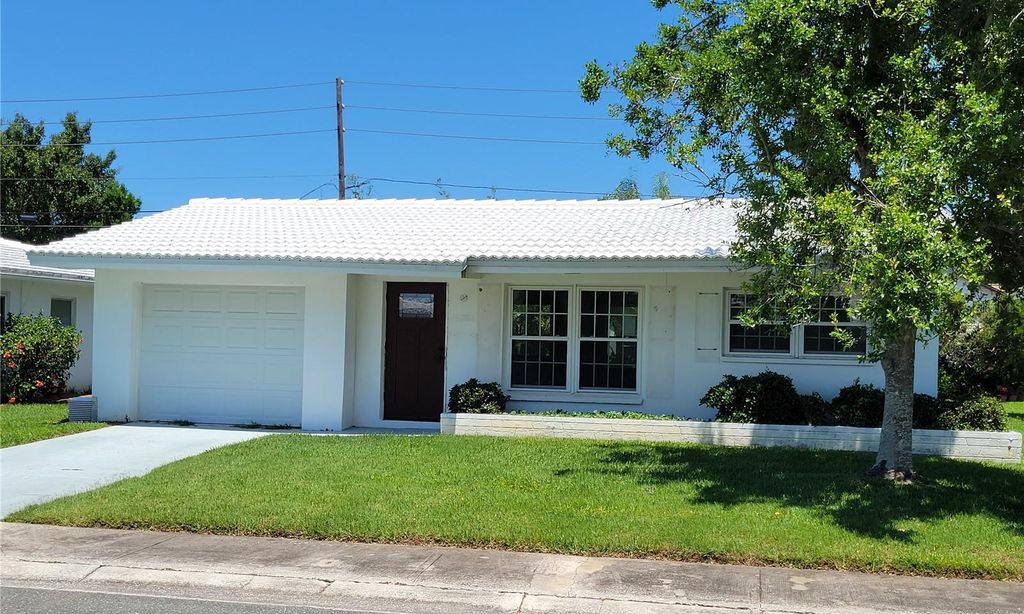 The Mainlands of Tamarac By The Gulf