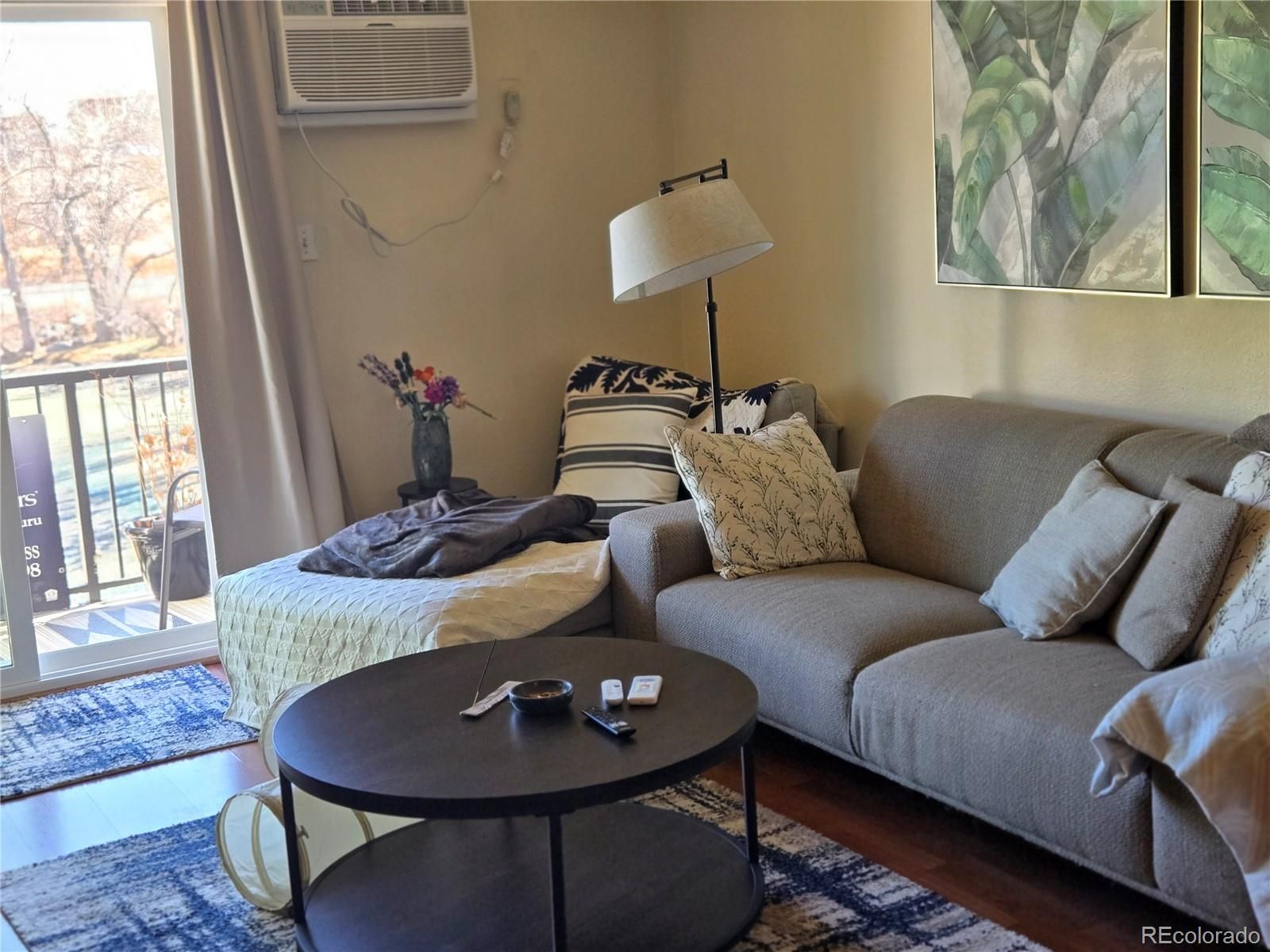 1250 Golden Circle 305