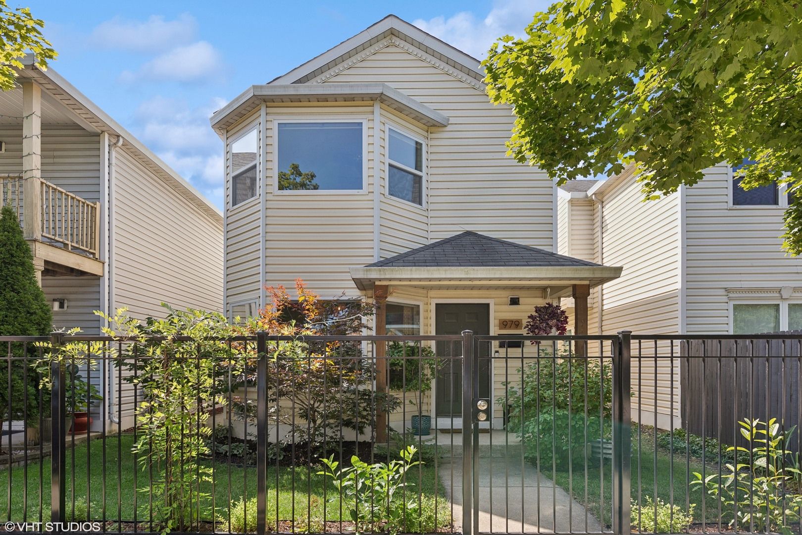 979 W Cullerton Street