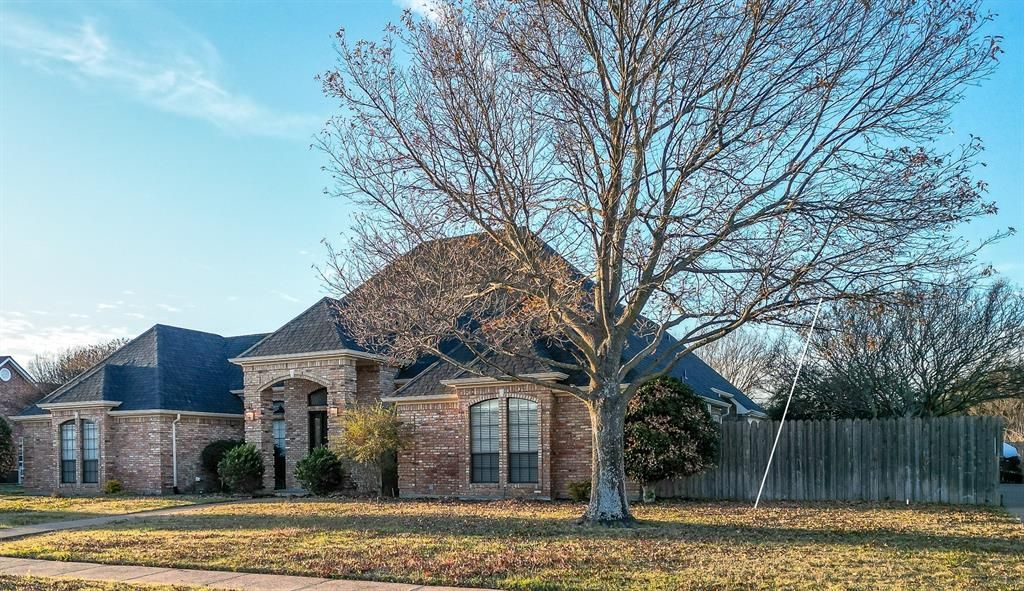 2004 Lakeridge Circle