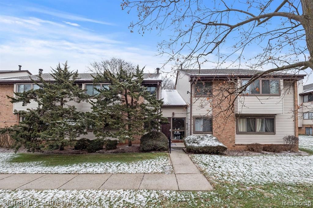 4551 Laurel Club Circle 33