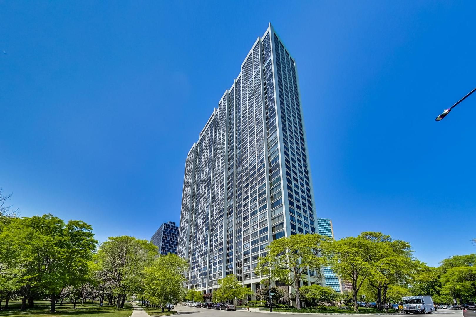 2800 N Lake Shore Drive 3215
