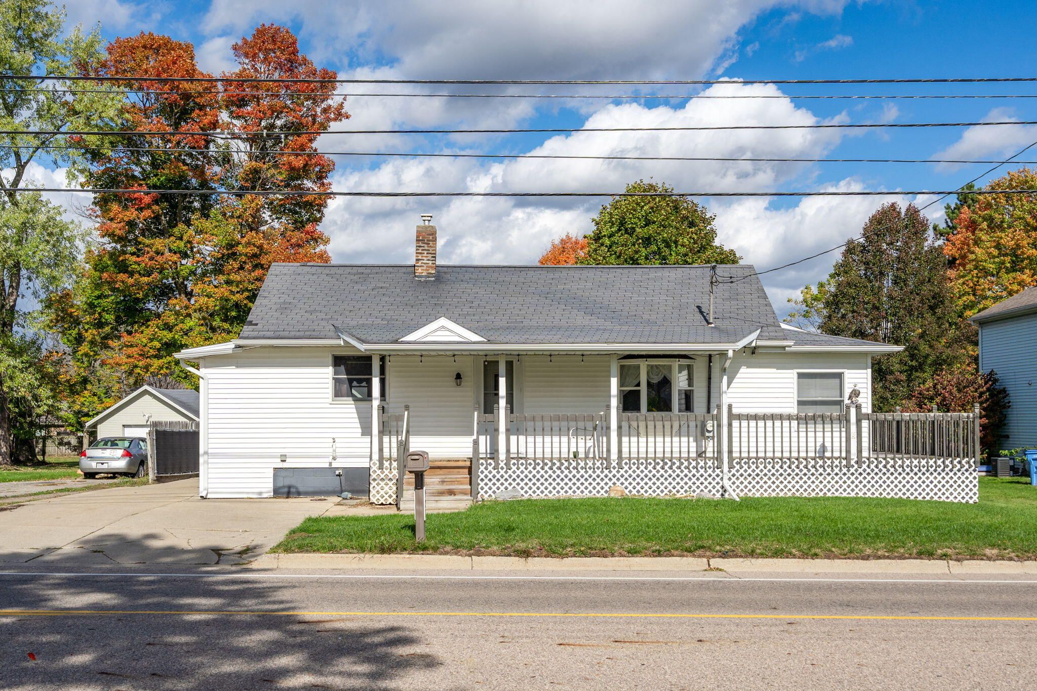 921 E Willoughby Road