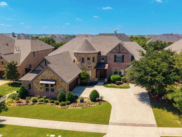 3989 Benchmark Lane