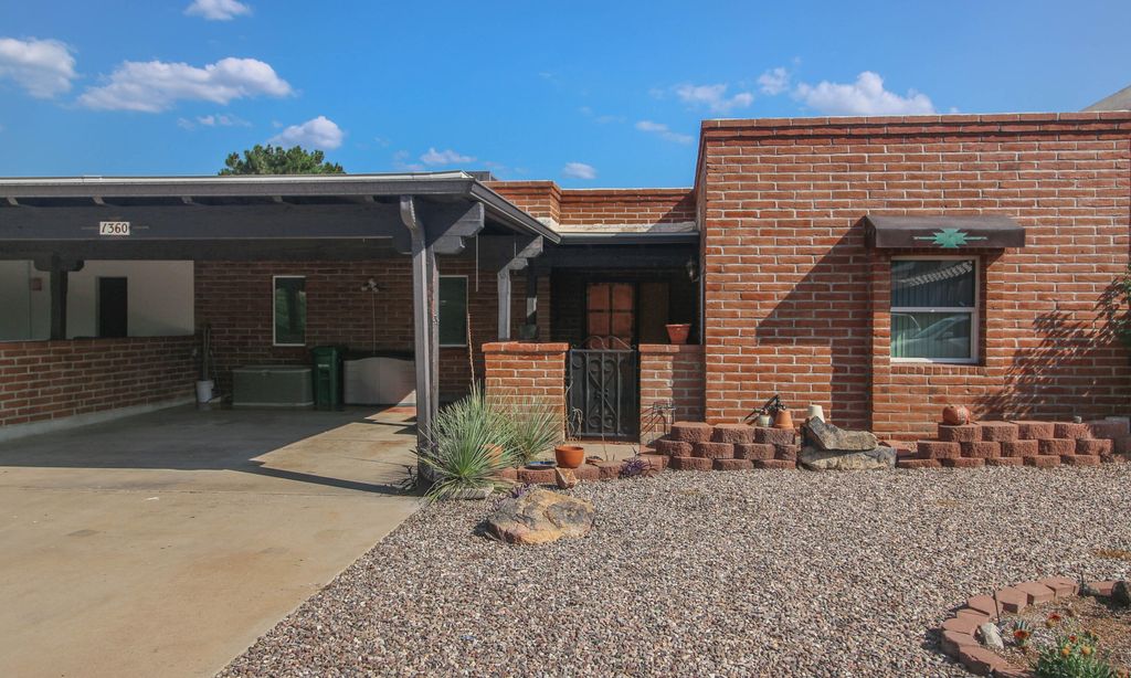 Country Club Estates