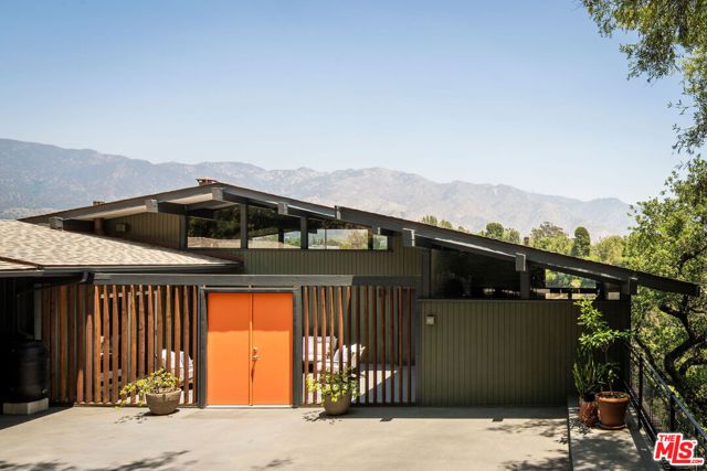 1950 Linda Vista Avenue