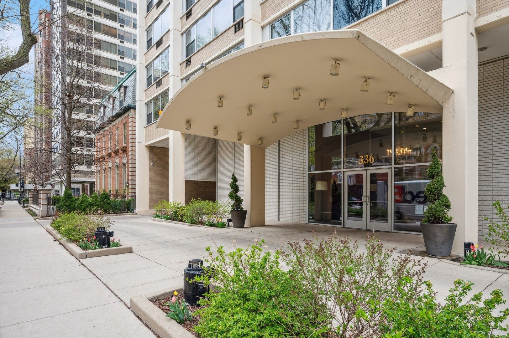 336 W Wellington Avenue 2704-5