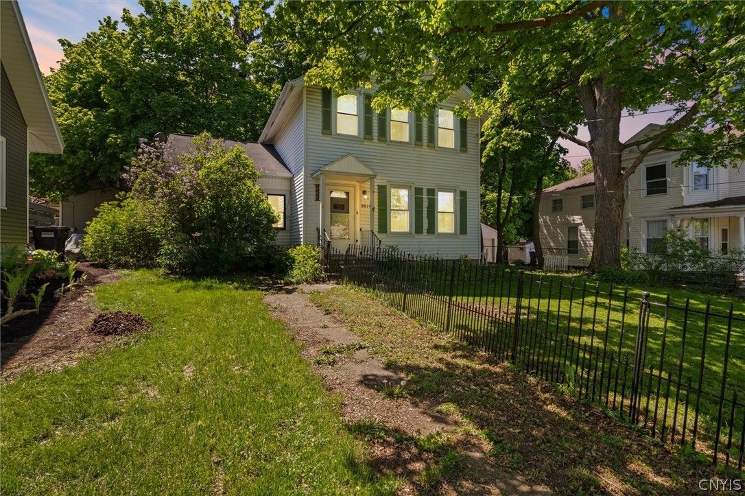 901 1/2 Avery Avenue