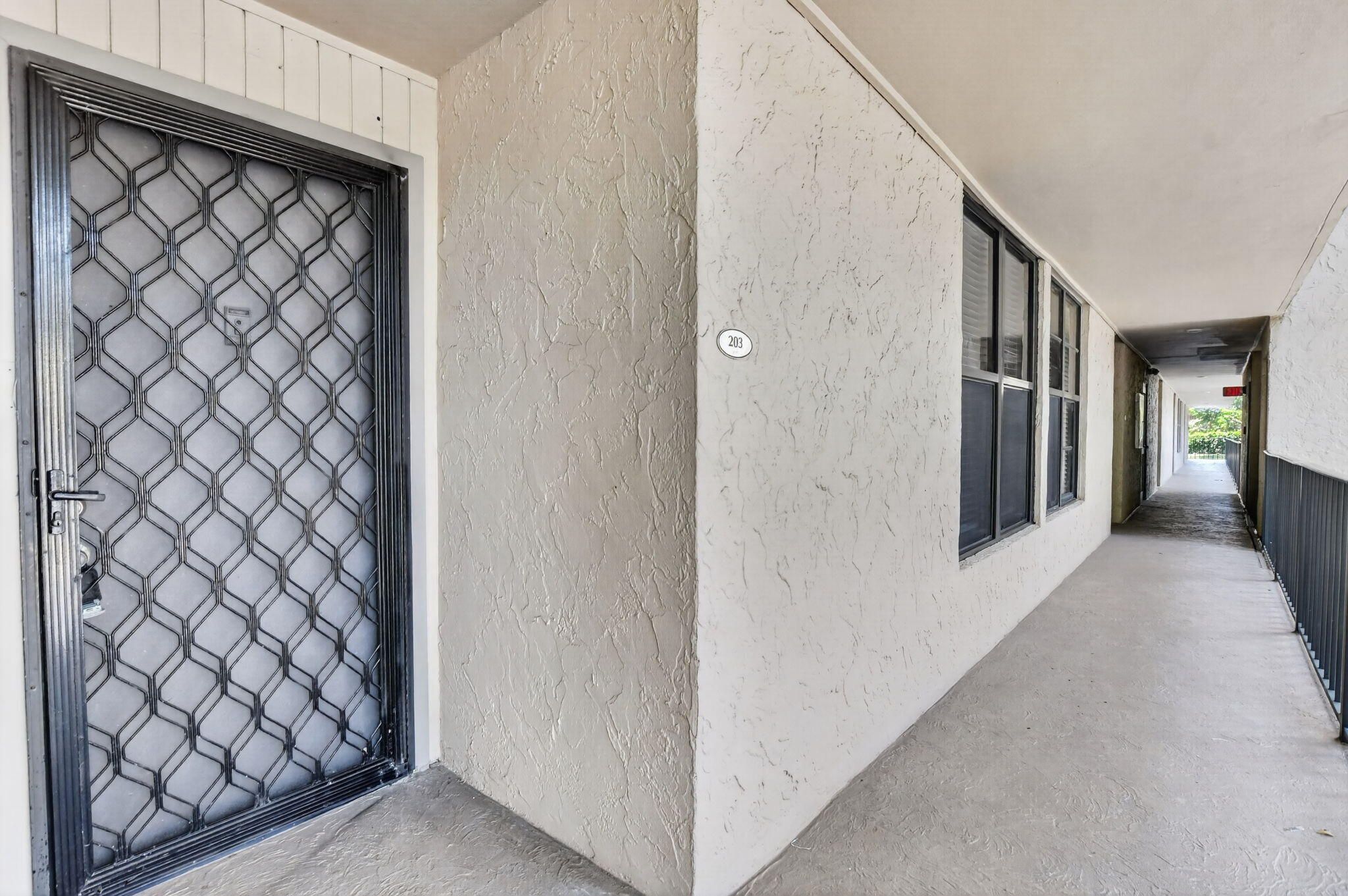 8 Royal Palm Way 203