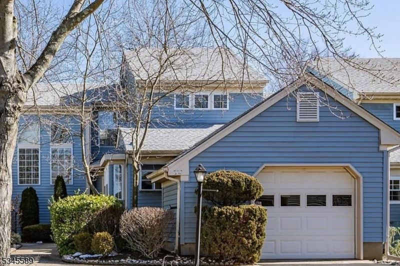 26 James Buchanan Dr F