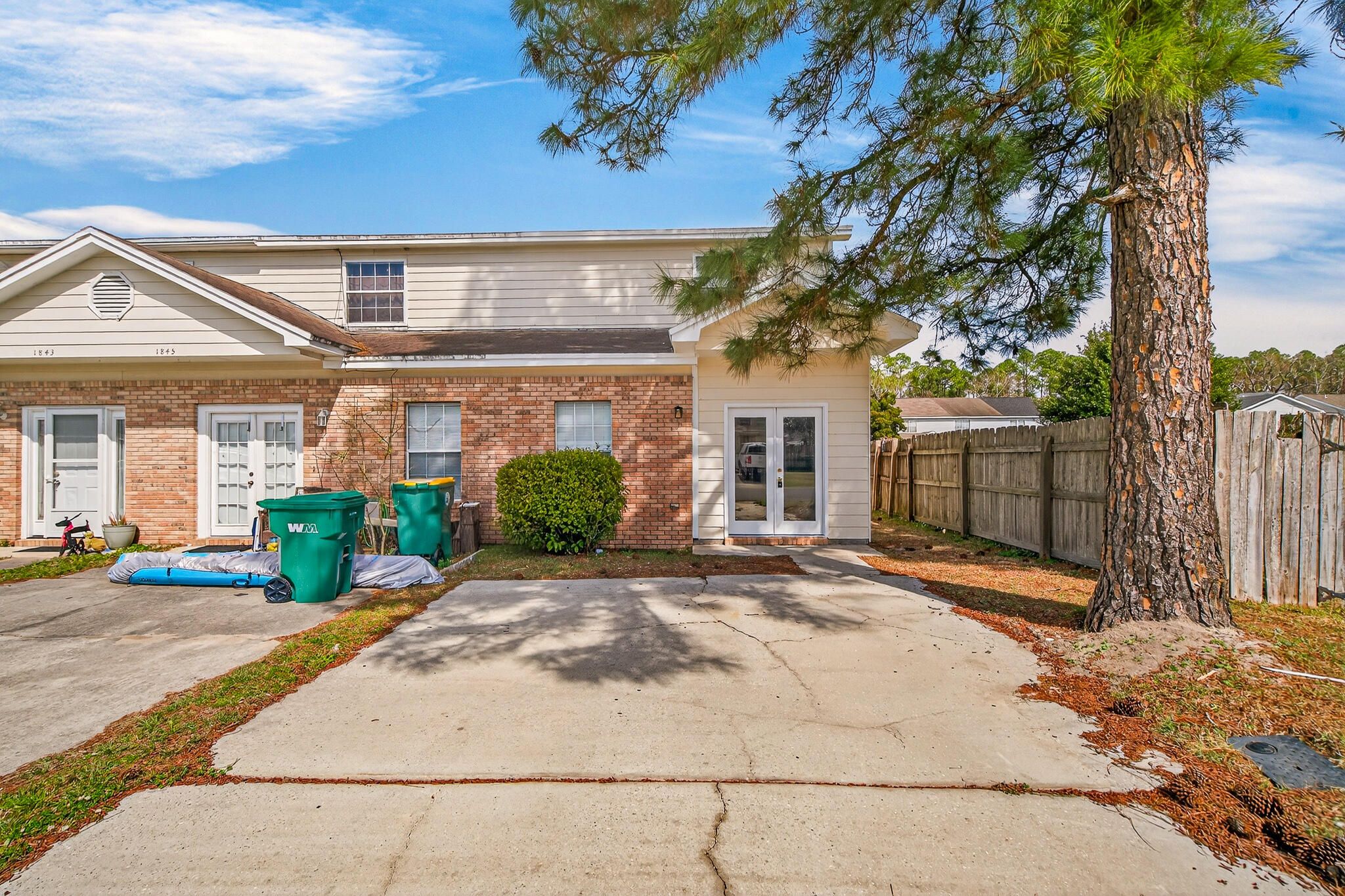 1847 Whispering Oaks Lane