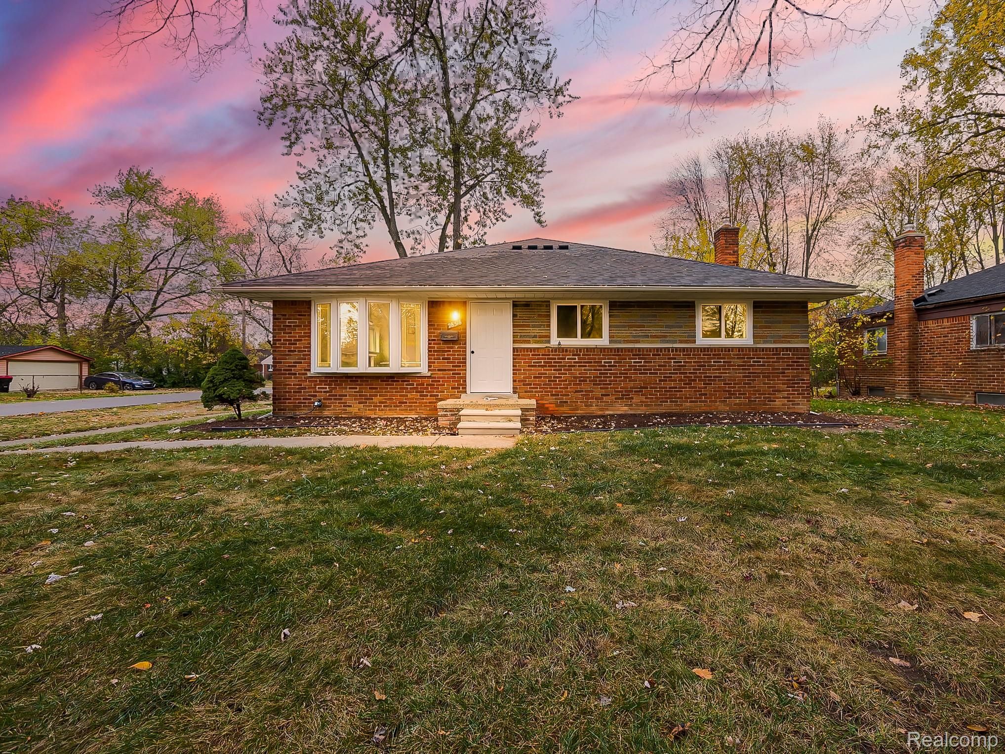 28316 Sutherland Street